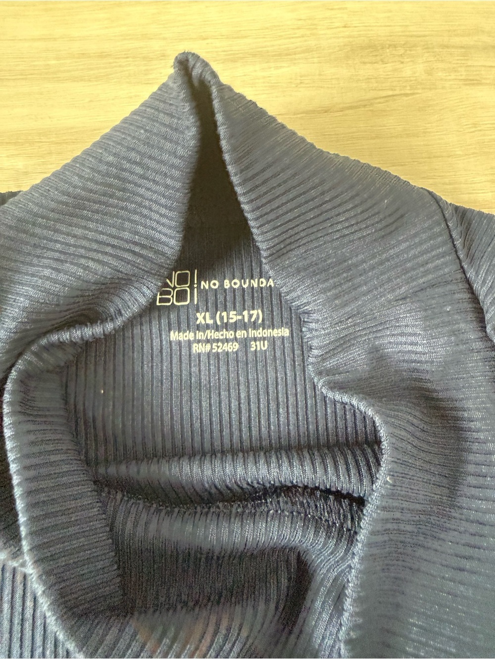 No boundaries XL women’s high neck navy sleeveless blouse NWT - Picture 3 of 3